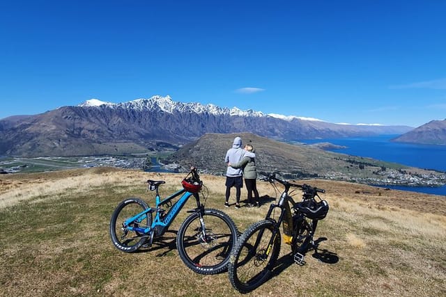 Guided eBike Tour Ride to the Sky in Queenstown Pelago